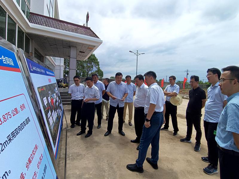 省鐵投公司副總經(jīng)理、蕪銅公路公司、皖江公司董事長(zhǎng)劉允超一行到銅商高速項(xiàng)目調(diào)研指導(dǎo)工作1